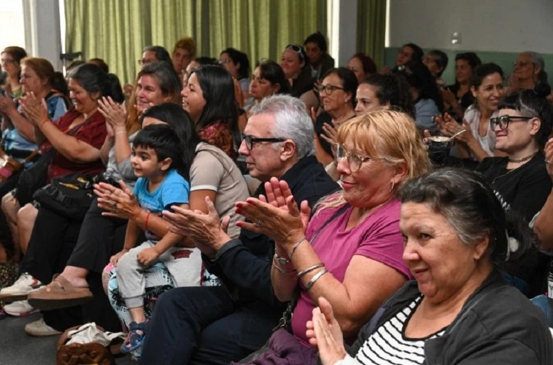 Julio Zamora se reunió con integrantes del Programa Mujeres Emprendedoras