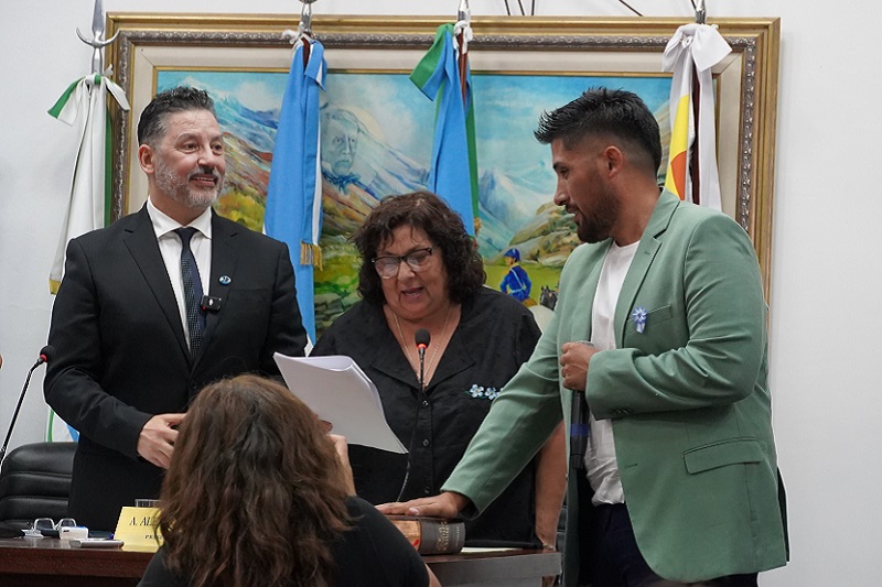 Jura de concejales electos en Merlo