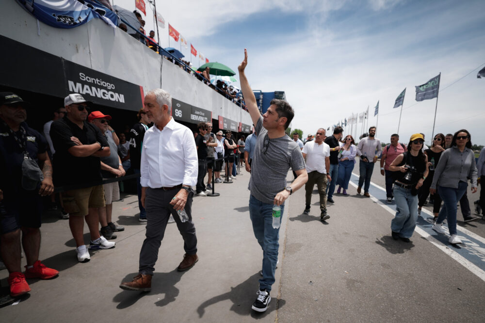 Kicillof asistió al Gran Premio Coronación del Turismo Carretera