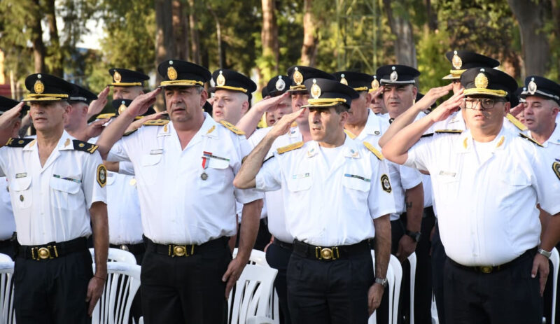 Lucas Ghi distinguió a miembros de las fuerzas que se desempeñan en Morón