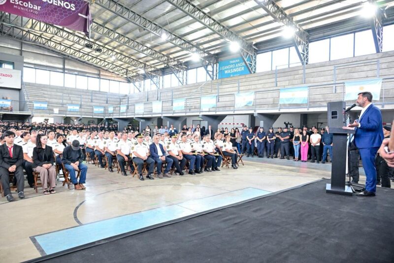 Reconocimiento a las fuerzas de seguridad en el 204° aniversario de la Policía Bonaerense