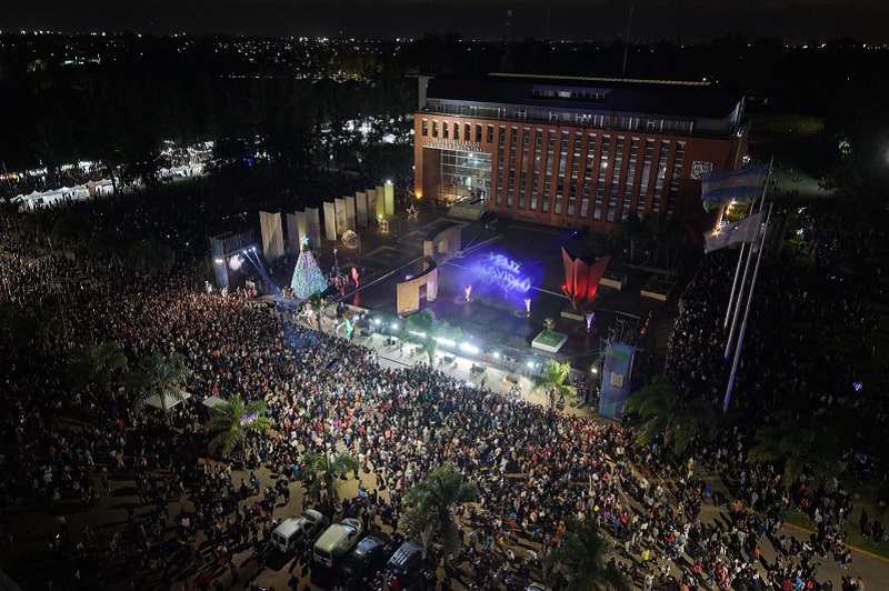 Se encendió la Navidad en Malvinas Argentinas