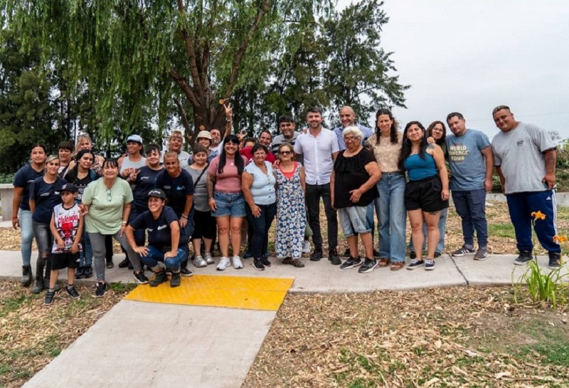 Se inauguró la Plazoleta 18 de Agosto en el barrio Santa Elena