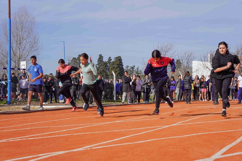 Arranca la pretemporada de atletismo en el Polideportivo Catonas