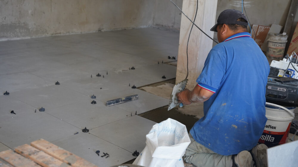 Avanzan las obras en establecimientos educativos de Moreno