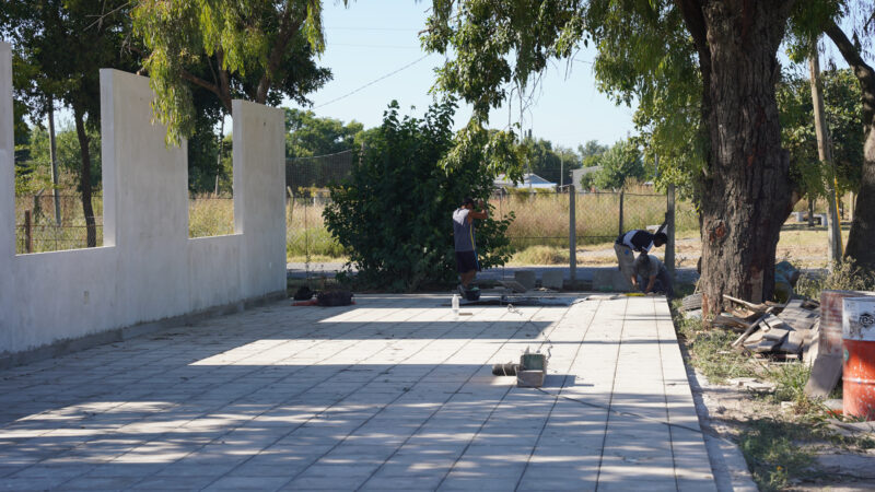 Avanzan las obras en establecimientos educativos de Moreno