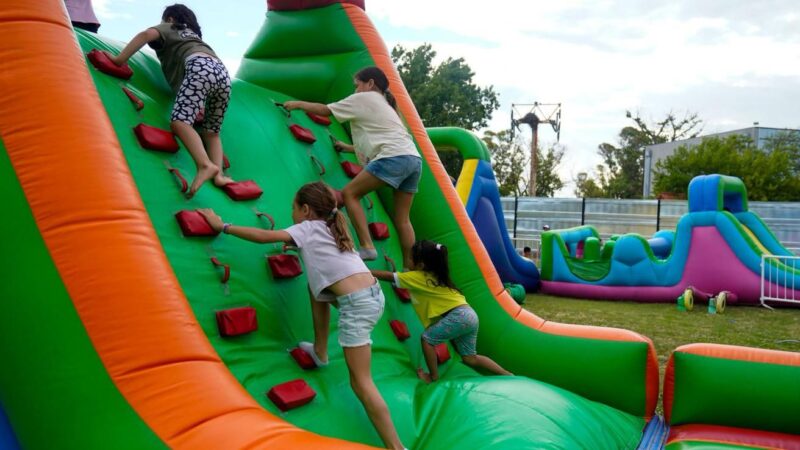 Con salidas al aire libre, mucha música y propuestas para toda la familia, el verano se disfruta en la Ciudad