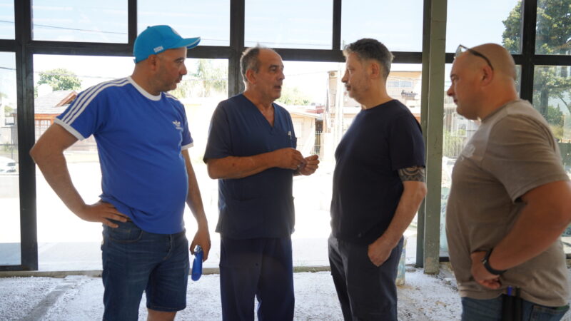 Gustavo Menéndez supervisó el avance del Hospital de Mariano Acosta