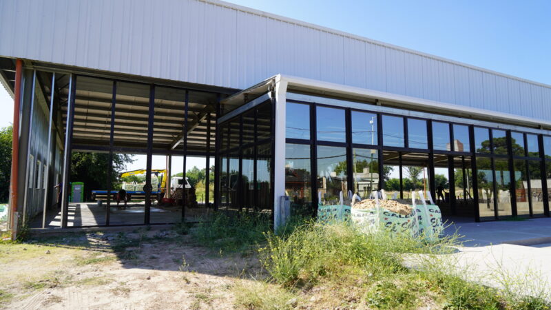 Gustavo Menéndez supervisó el avance del Hospital de Mariano Acosta