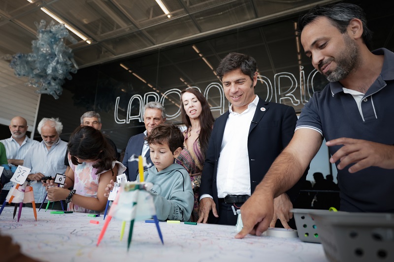 Kicillof recorrió la muestra Vidas submarinas ciencia, arte y soberanía en el Museo MAR de Mar del Plata