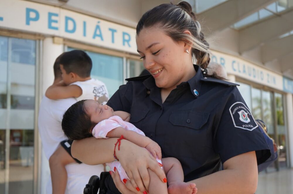 Malvinas Argentinas: El trabajo conjunto entre Policía y Salud del Municipio salvaron una bebe de 20 días
