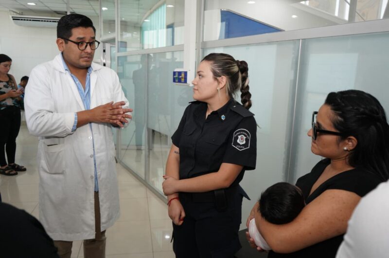 Malvinas Argentinas El trabajo conjunto entre Policía y Salud del Municipio salvaron una bebe de 20 días
