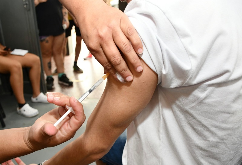 Malvinas Argentinas refuerza la vacunación contra el dengue en nodos de salud