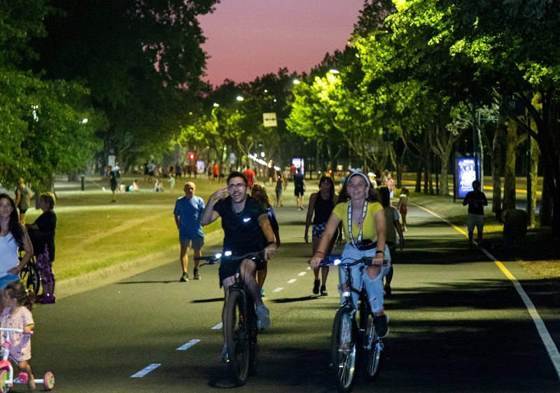 Paseo de Bicicletas Nocturno en San Isidro una alternativa para vivir el verano en movimiento