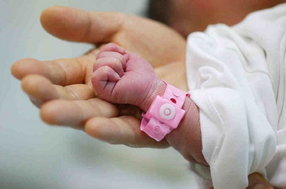 Para el gobierno de Milei baja la pobreza, y la paradoja es que sube la mortalidad infantil