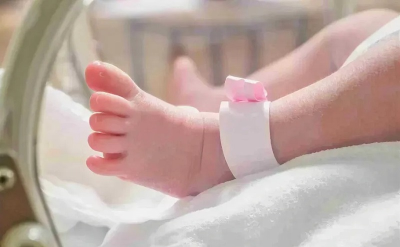 Para el gobierno de Milei baja la pobreza, y la paradoja es que sube la mortalidad infantil