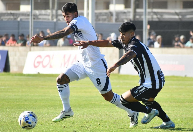 Acassuso en su debut en la "B" Nacional fue contundente ante Chaco For Ever en la Quema