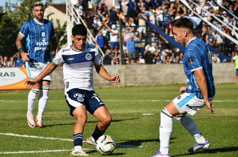 Acassuso sigue a toda marcha y gano jugando muy bien a Racing de Córdoba