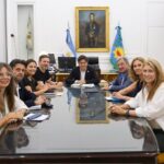 Axel Kicillof recibió directivos de Mercedes Benz en La Plata