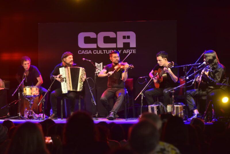 “Casa Abierta” en la CCA cerró el verano con tres noches de música y encuentro en Malvinas Argentinas