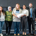 Fernández, Terigi y Mena entregaron mobiliario y guardapolvos en escuelas de Moreno