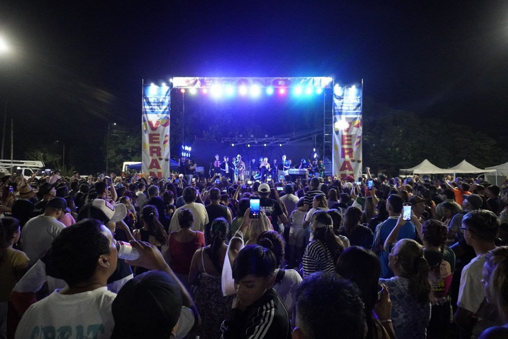 José C. Paz: "Verano en tu Barrio", con una multitud en la Plaza Héroes del '86