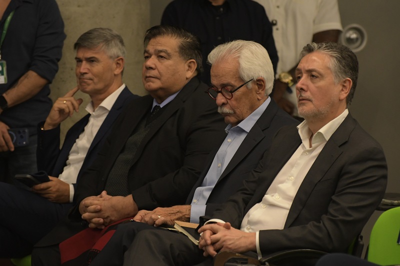 José C. Paz con Mario Ishii participo en la conformación de la "Red de Ciudades del Aprendizaje" en Colombia