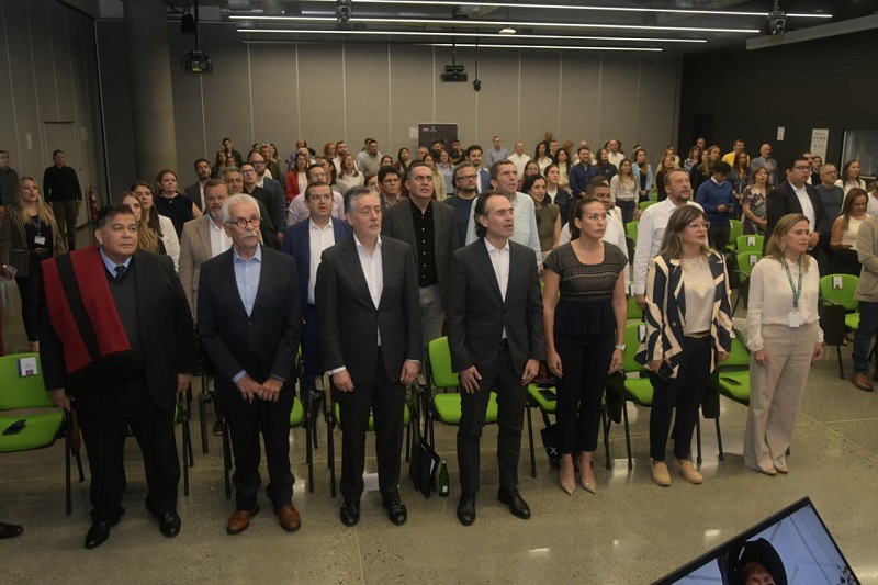 José C. Paz con Mario Ishii participo en la conformación de la "Red de Ciudades del Aprendizaje" en Colombia