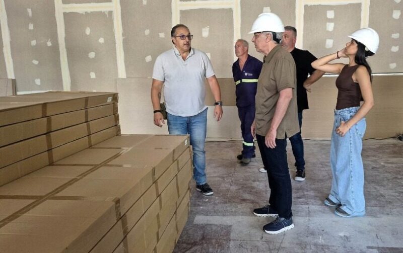 Julio Zamora monitoreó la construcción de un auditorio para brindar espectáculos culturales a la comunidad en Ricardo Rojas
