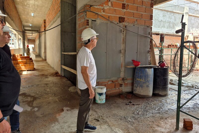 Julio Zamora recorrió los avances en el Hospital de Alta Complejidad para Adultos del Municipio de Tigre