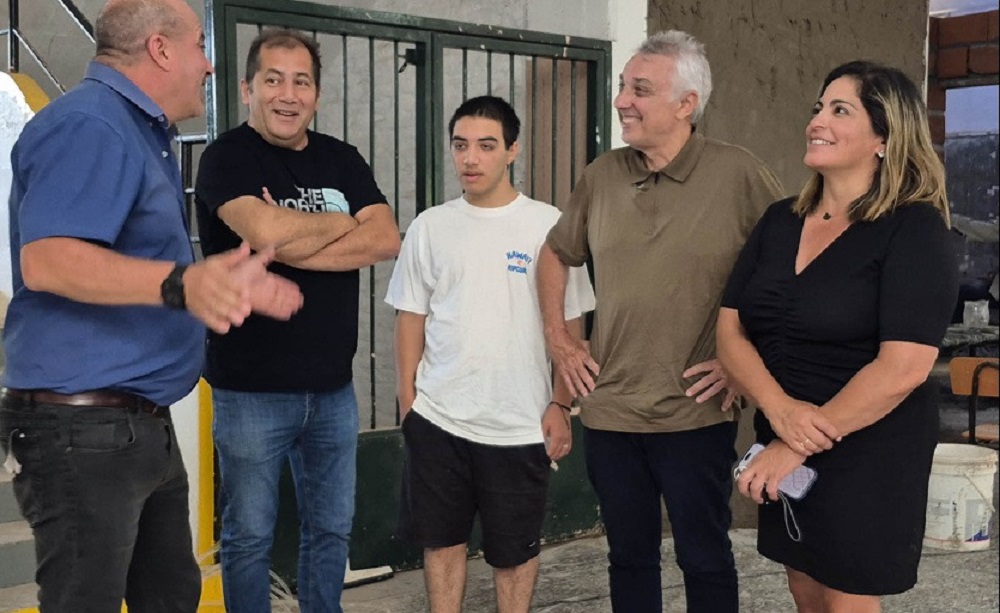 Julio Zamora recorrió obras de infraestructura edilicia en la Escuela Primaria N°42