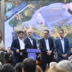 Kicillof encabezó el inicio de las obras de restauración integral del Teatro del Lago