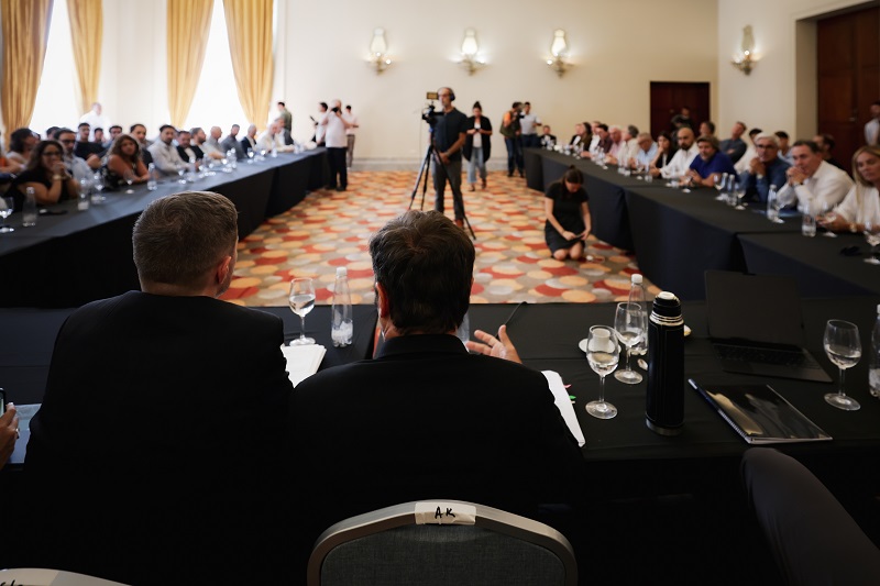 Kicillof se reunió con representantes del sector turístico y hotelero