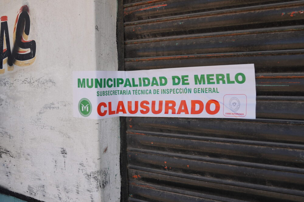 Merlo impone fuertes multas y líneas para denunciar a quienes ensucian el espacio público