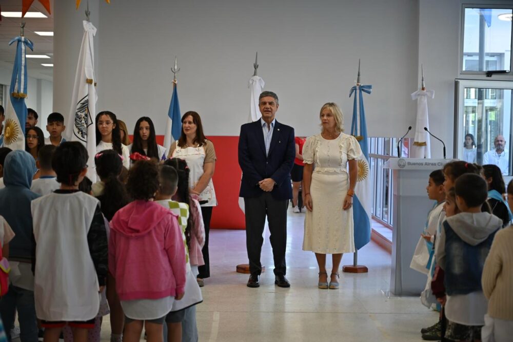 Más de 300 mil alumnos de Inicial y Primaria comenzaron las clases: desde este año van a aprender sobre Inteligencia Artificial