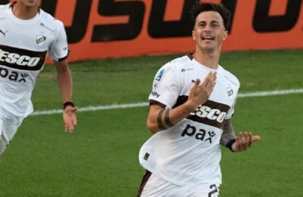 Platense lo busco y lo encontró en el final ante Barracas Central