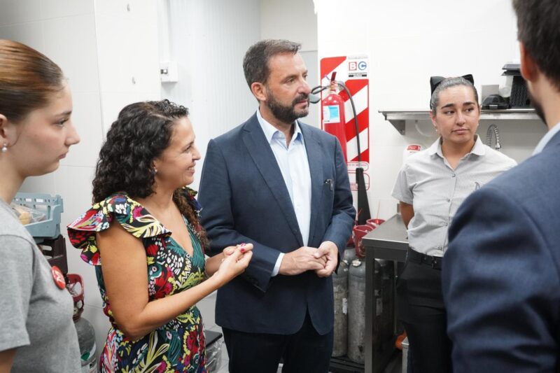 Portal Municipal de Empleo el nuevo Mostaza de Escobar incorporó a 60 trabajadores del distrito