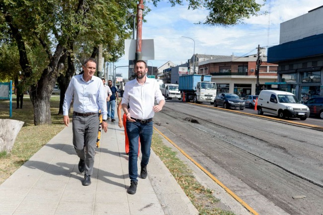 Hurlingham: Selci y Katopodis recorrieron el inicio de la repavimentación de la Av. Vergara