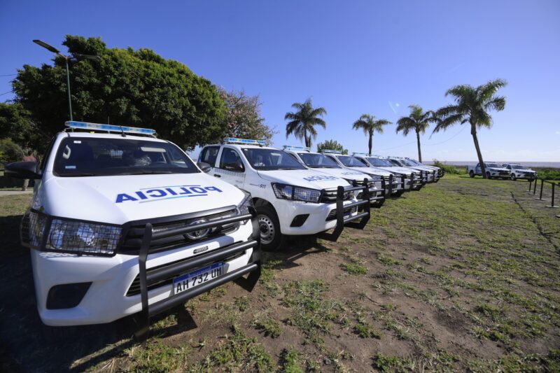 Kicillof visito San Isidro y entrego la tenencia de 50 hectáreas costeras y 11 nuevos patrulleros