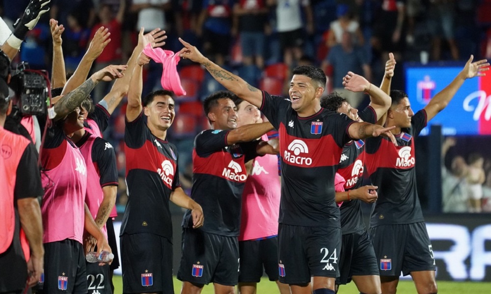 Tigre recibió a Racing en mal momento y lo perdono