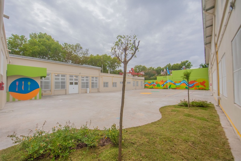 Juan Andreotti inauguró 7 Escuelas