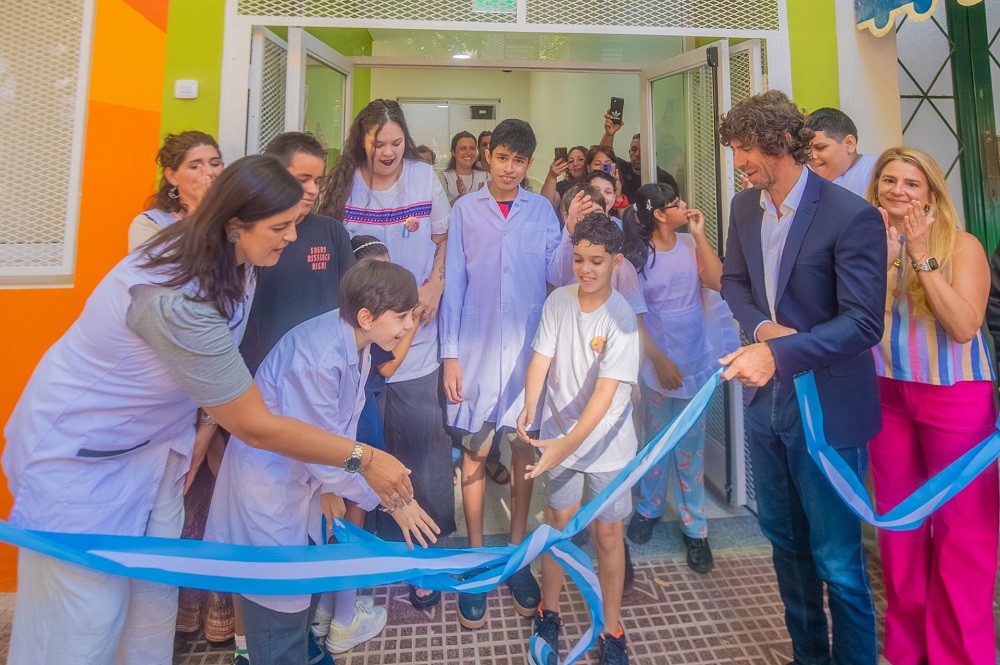 Juan Andreotti inauguró 7 Escuelas