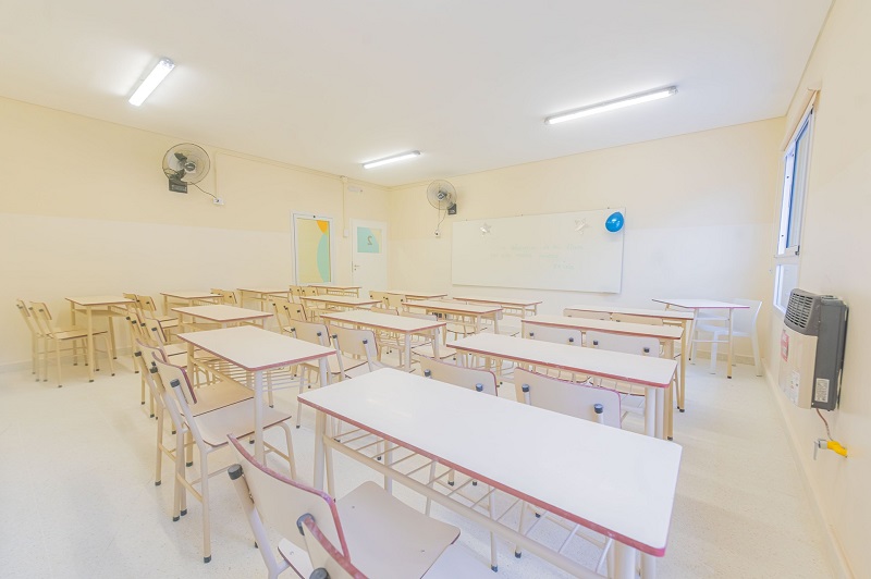 Juan Andreotti inauguró 7 Escuelas