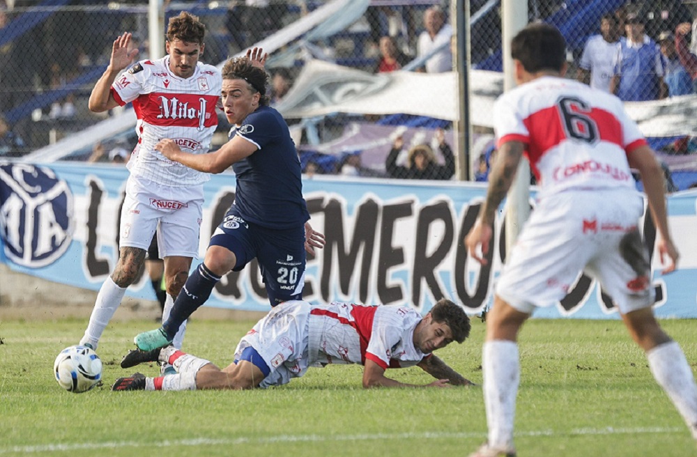 Morón pego en el momento justo y dejo a Acassuso sin nada