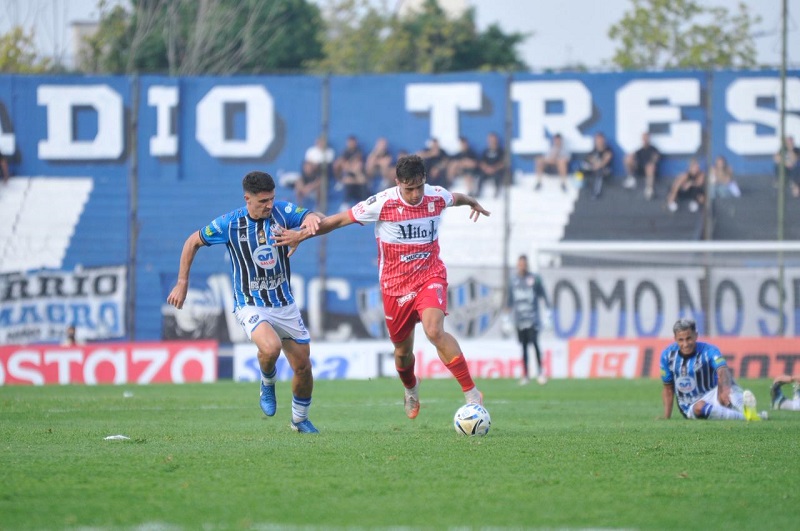 Almagro le gano a Morón que tuvo su primera derrota