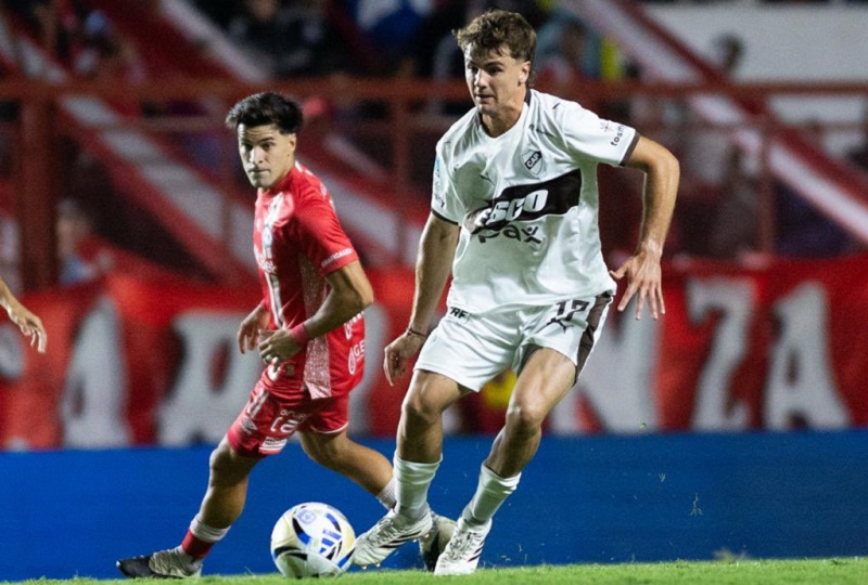 Platense perdió en La Paternal con Argentinos con un penal dudoso en el final