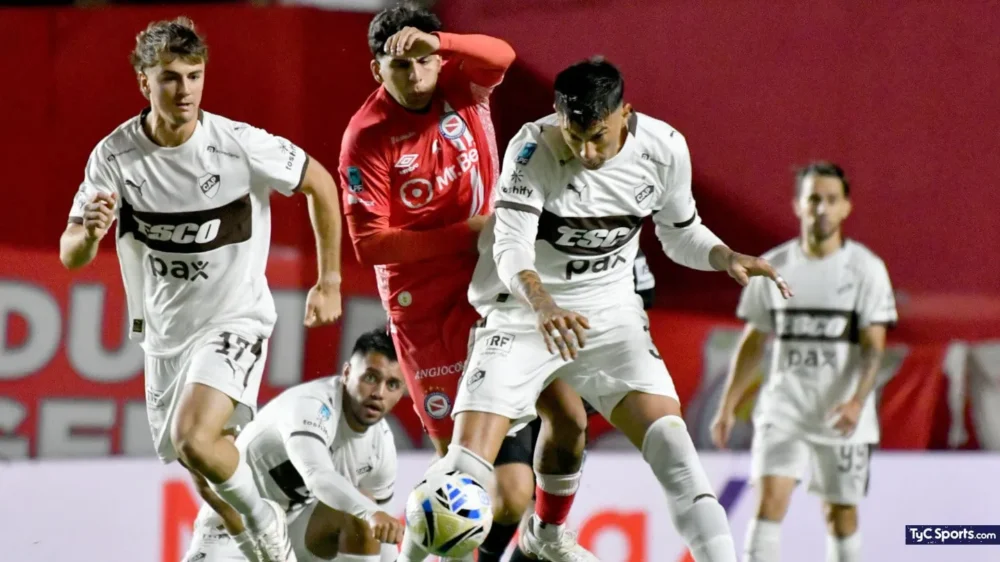 Platense perdió en La Paternal con Argentinos con un penal dudoso en el final