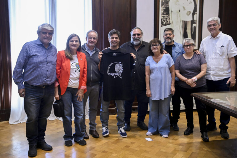 Axel Kicillof, recibió a referentes sindicales del país y del exterior