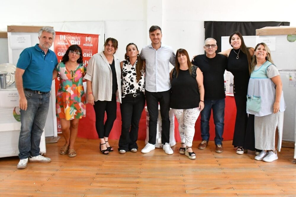 El Municipio de Morón entregó nuevo equipamiento a escuelas del distrito