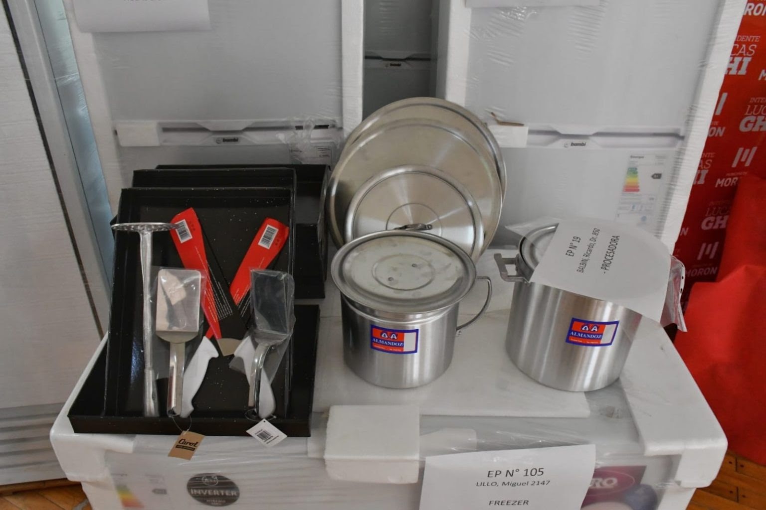 El Municipio de Morón entregó nuevo equipamiento a escuelas del distrito